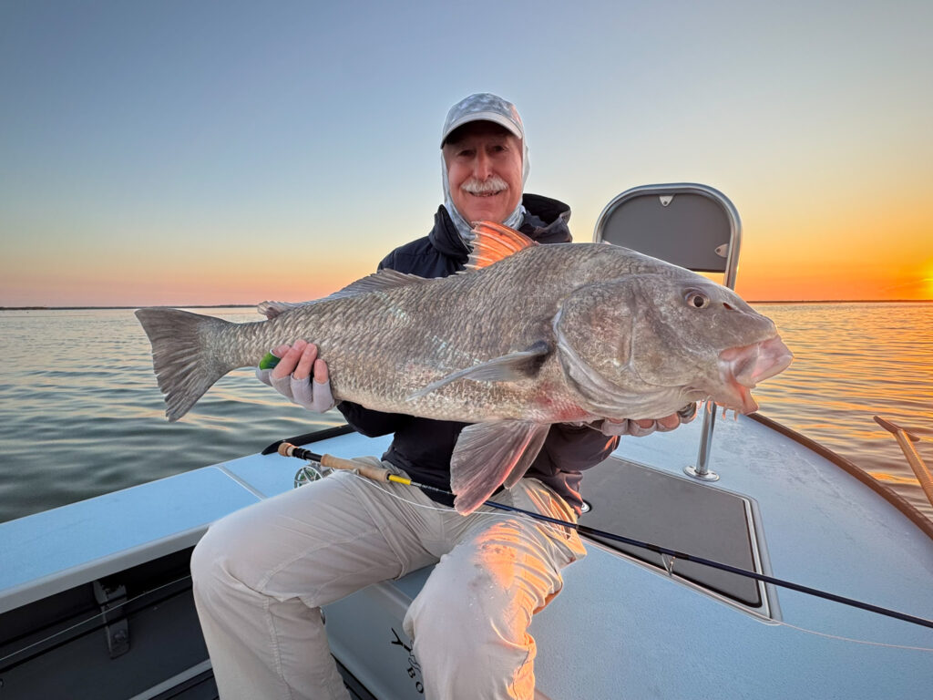 redfish, redfish on fly, sightfishing, mosquito lagoon, indian river lagoon, new smyrna beach, new smyrna beach fly fishing, flats fishing, backcountry fishing, fishing flats, sight fishing the flats, shallow water sight fishing, fly fishing, saltwater fly fishing, tailng redfish, seatrout on fly, black drum on fly, snook on fly, tarpon on fly, florida sight fishing, florida fly fishing, winter redfishing, shad, shad on fly, st johns river